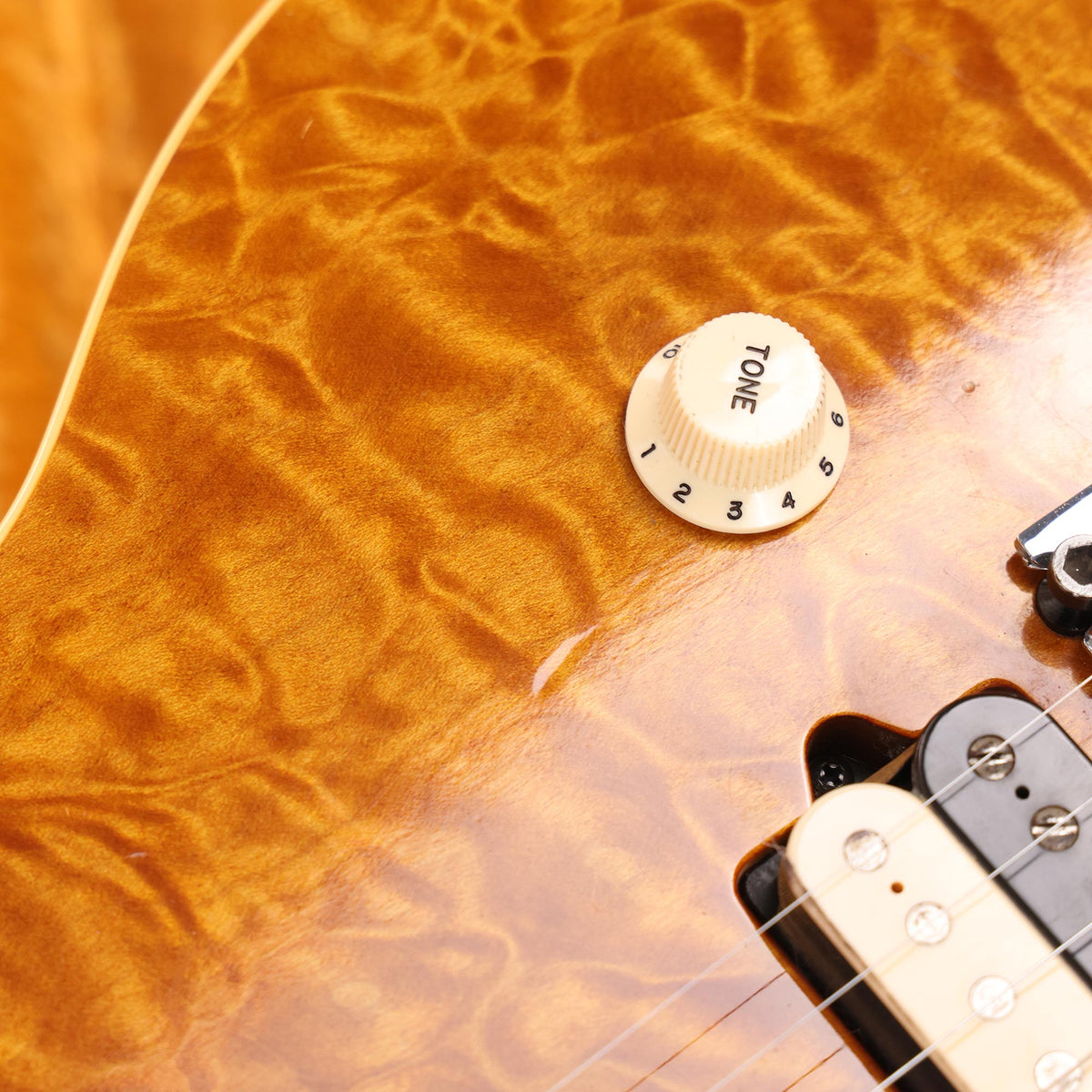 Ernie Ball Music Man Axis EX Transluscent Gold — 8