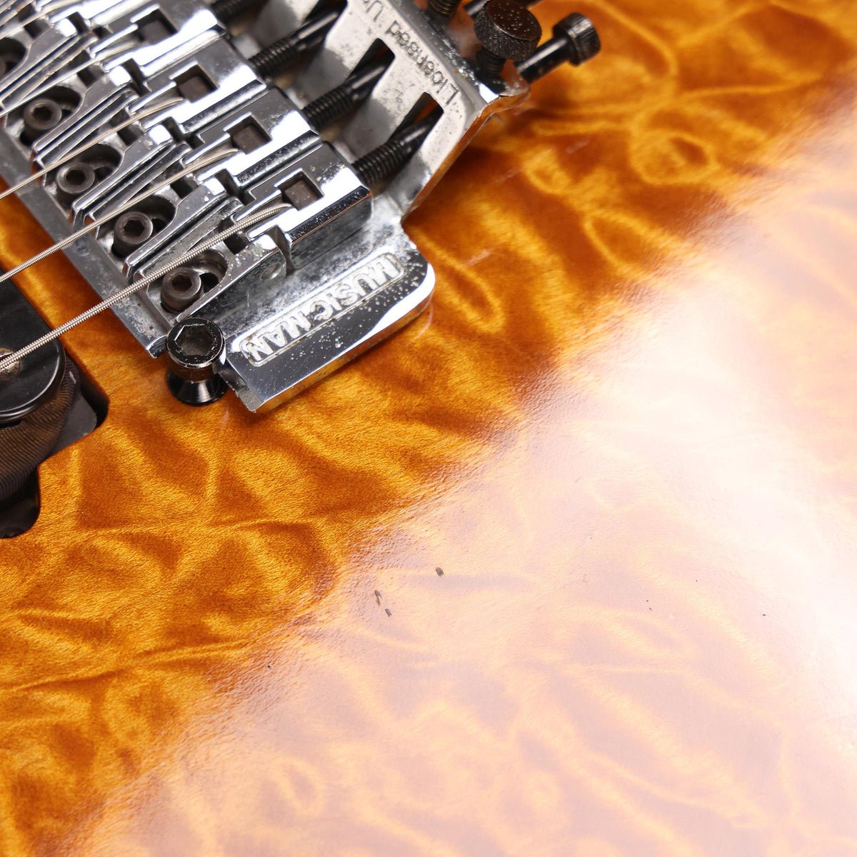 Ernie Ball Music Man Axis EX Transluscent Gold — 6