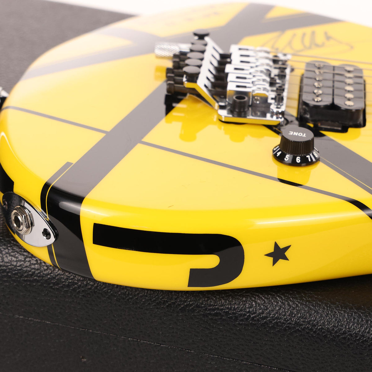 Charvel EVH Art Series East Rutherford New Jersey 2007 — 7