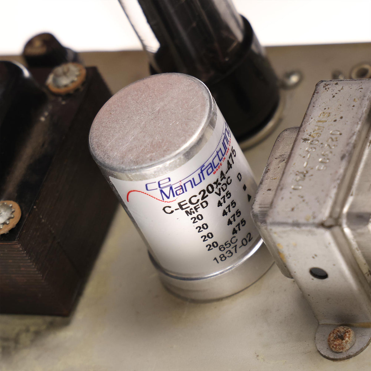 1967 Fender Vibro Champ Amplifier — 12