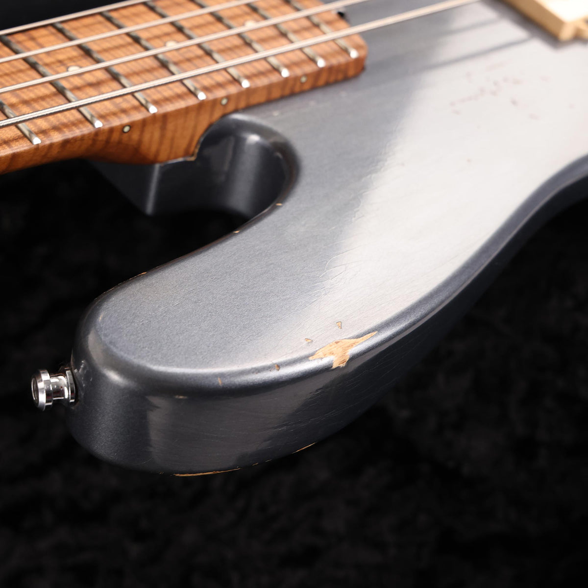 Charvel Custom Shop San Dimas Bass IV Nitro Relic Masterbuilt Joe Williams Charcoal Frost 2022 — 7