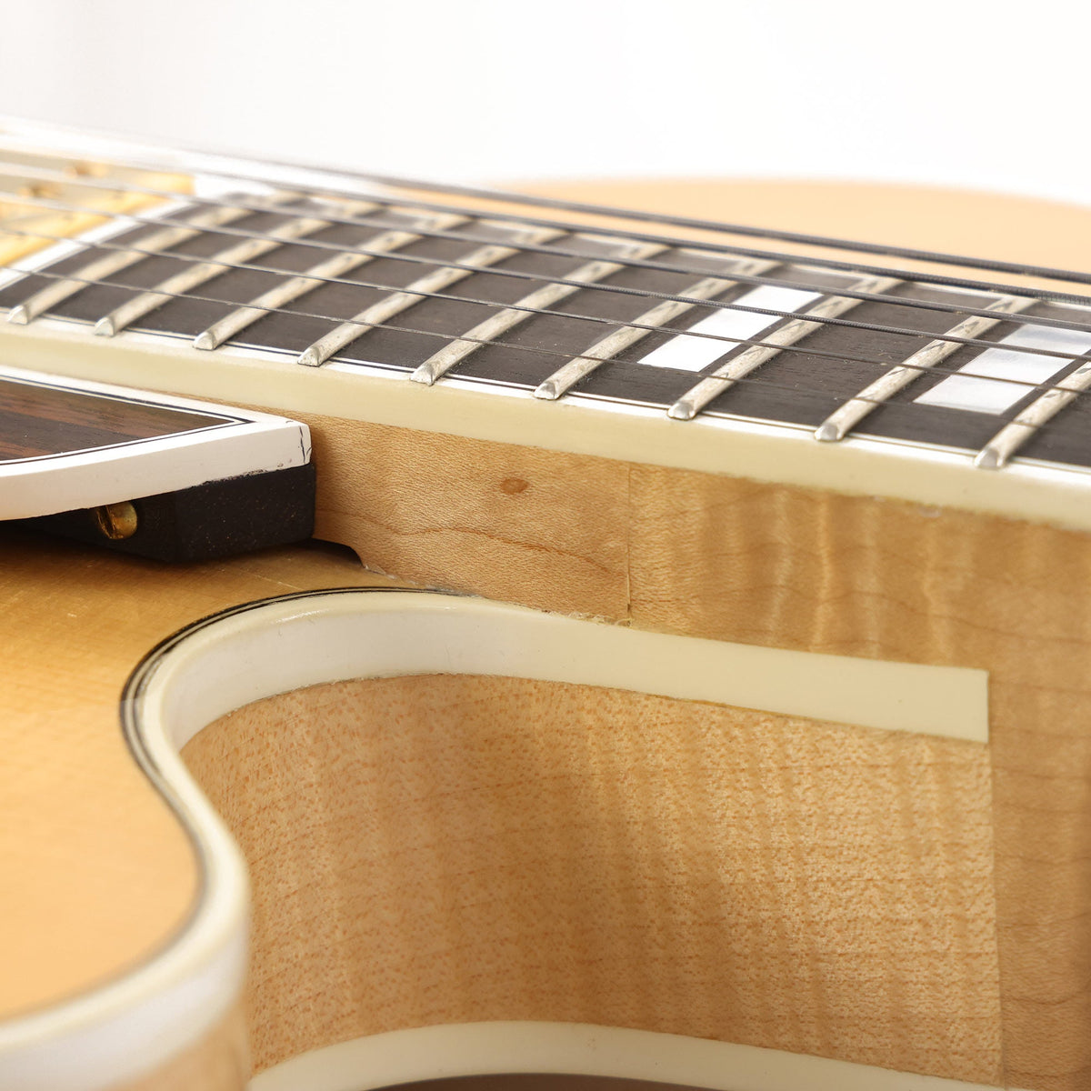 Mirabella Jazz Classic Electric Natural — 9