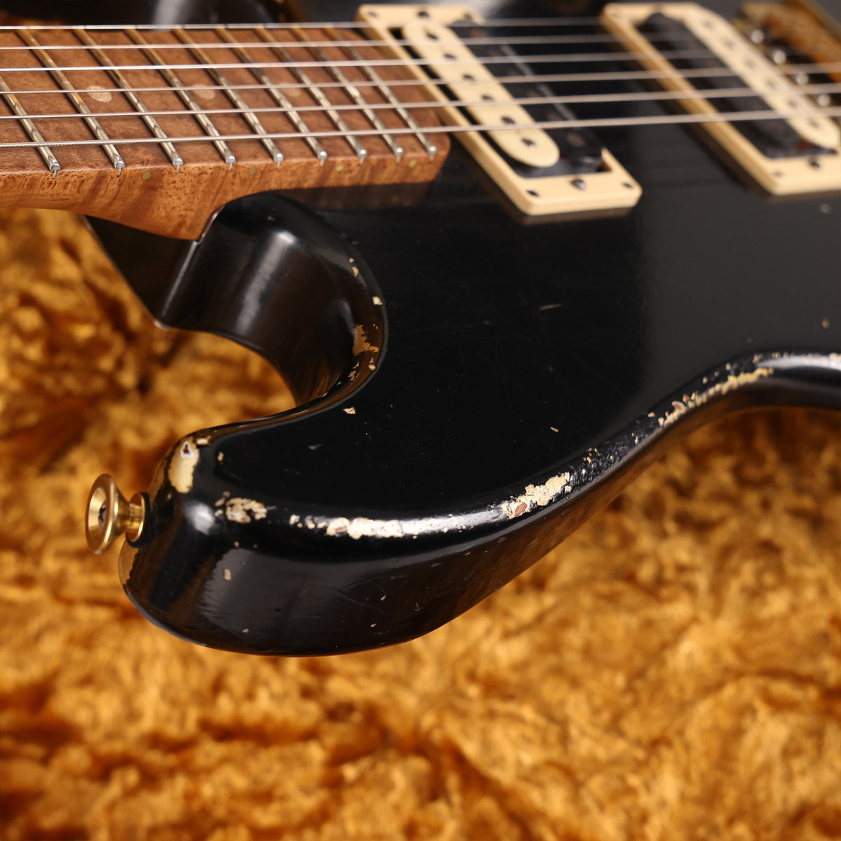 Charvel Custom Shop Masterbuilt San Dimas Nitro Aged Roasted Mahogany Black over Aztec Gold 2023 — 4