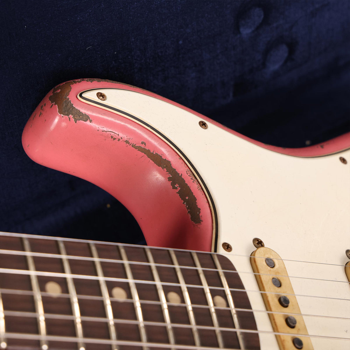 Fender Custom Shop 1962 Stratocaster Ultimate Relic Roasted Alder Stratocaster Masterbuilt Jason Smith Faded Coral Pink — 7