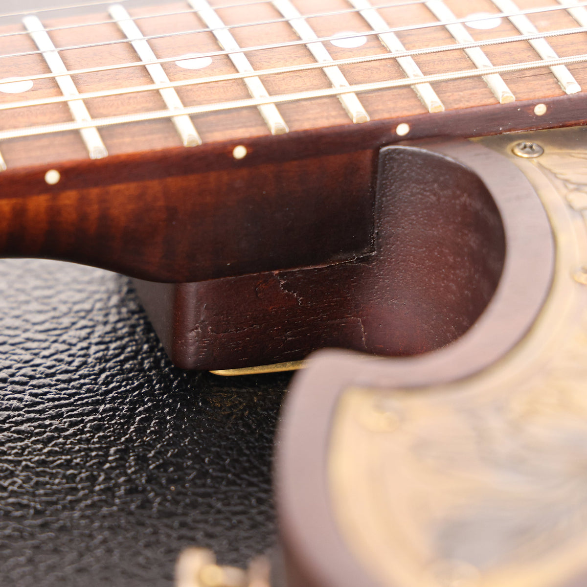 Wild Customs Wildone Engraved Top Guitar — 6