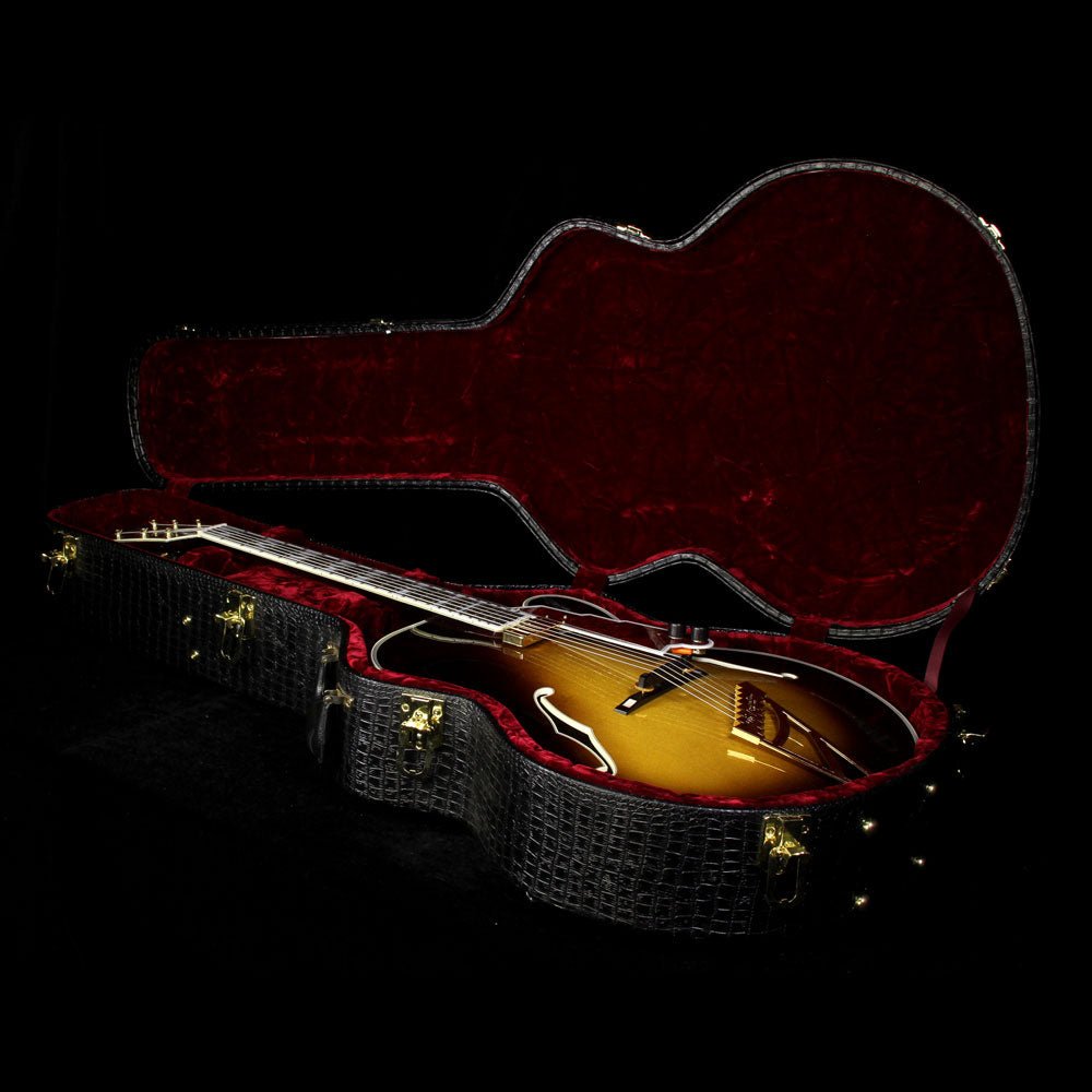 D'Angelico Masterbuilt New Yorker Archtop Electric Guitar Sunburst — 4