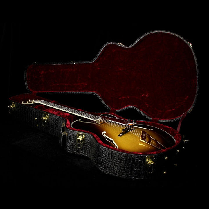 D'Angelico Masterbuilt New Yorker Archtop Electric Guitar Sunburst