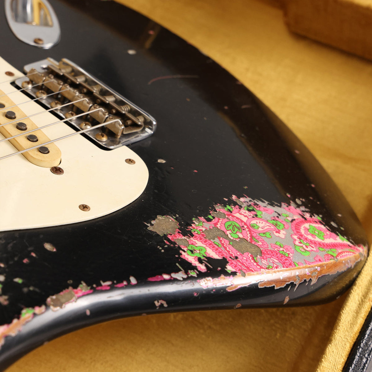 Fender Custom Shop '69 Stratocaster Roasted Ash Masterbuilt Jason Smith Relic Black Over Pink Paisley — 5