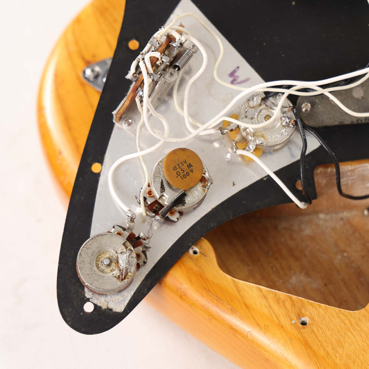1975 Fender Stratocaster Natural — 18