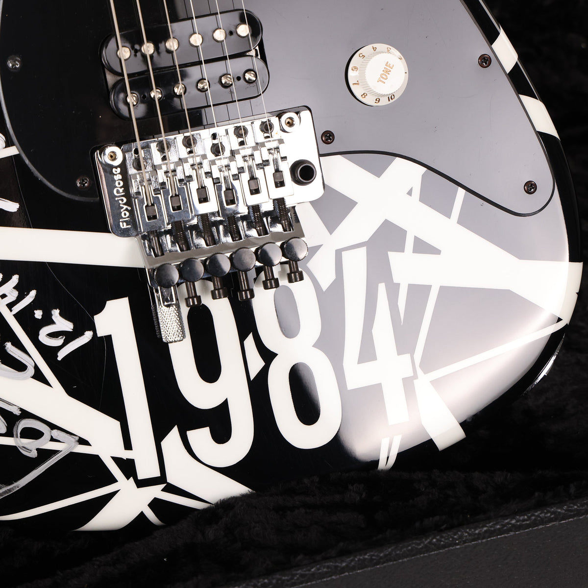 Charvel EVH Art Series Los Angeles Black and White Stripes 2007 — 10
