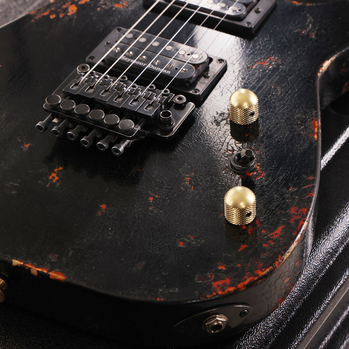 Jackson Custom Shop Nitro Aged SL2H-V Soloist Music Zoo Exclusive Black over 3 Tone Sunburst