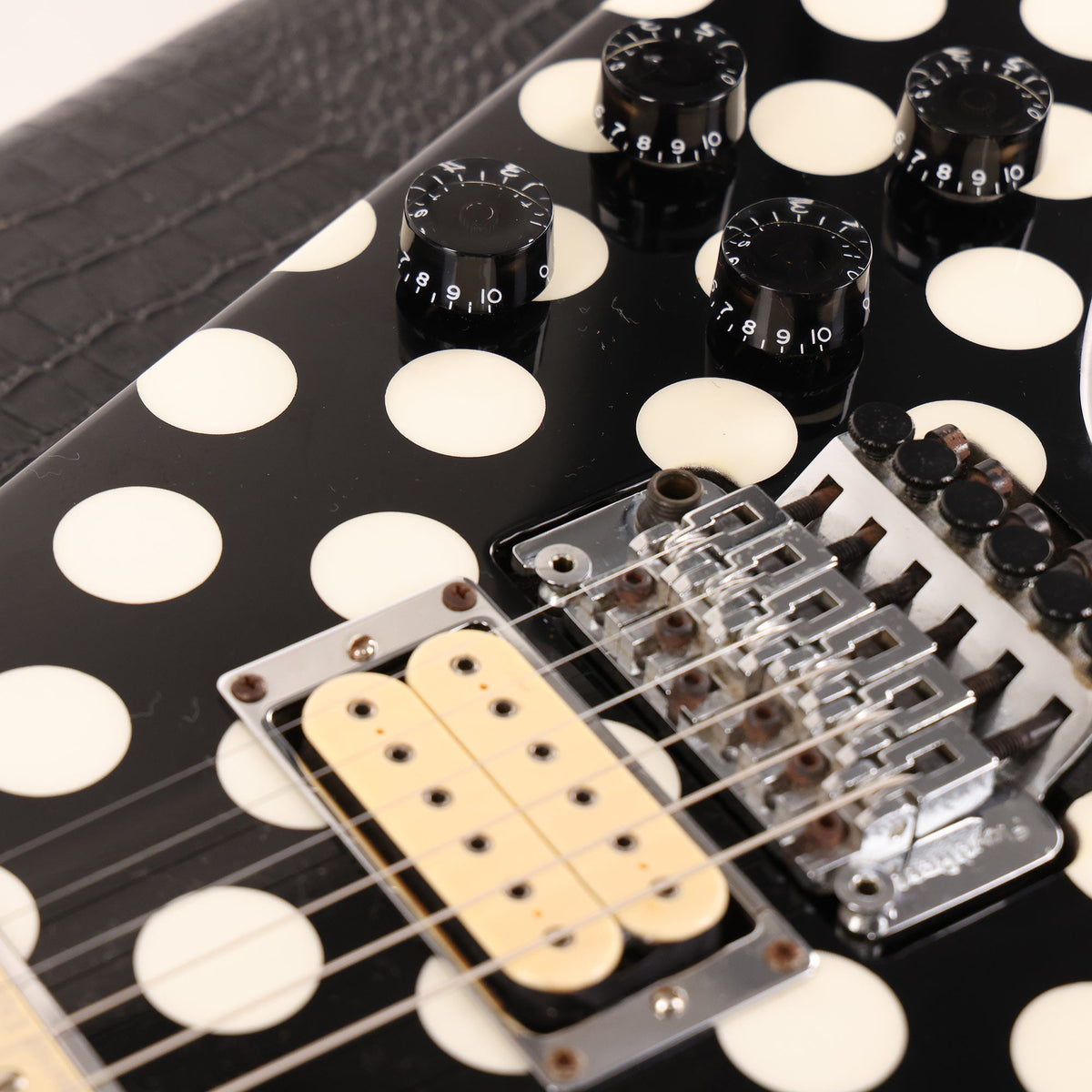 1997 Jackson Limited Edition Randy Rhoads Black and White Polka Dots — 10