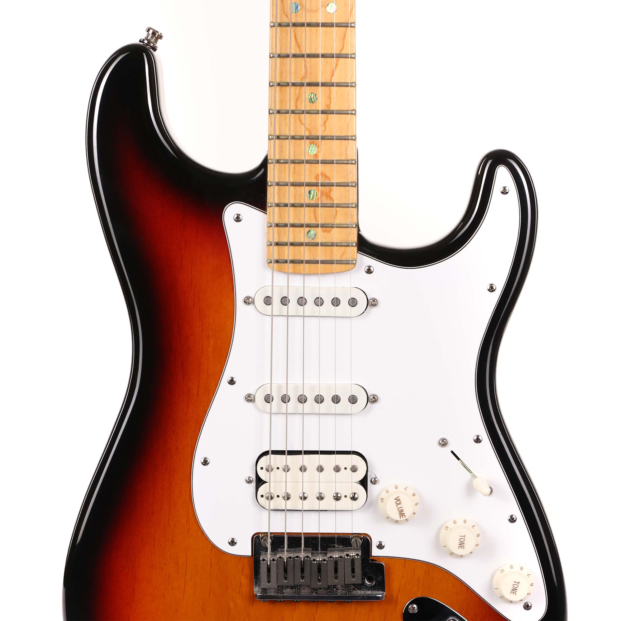 モ*コ様 【改造あり】Fender USA Deluxe Strat Plus Fender American Deluxe Fat Strat 3-Tone Sunburst 2000 | The Music Zoo