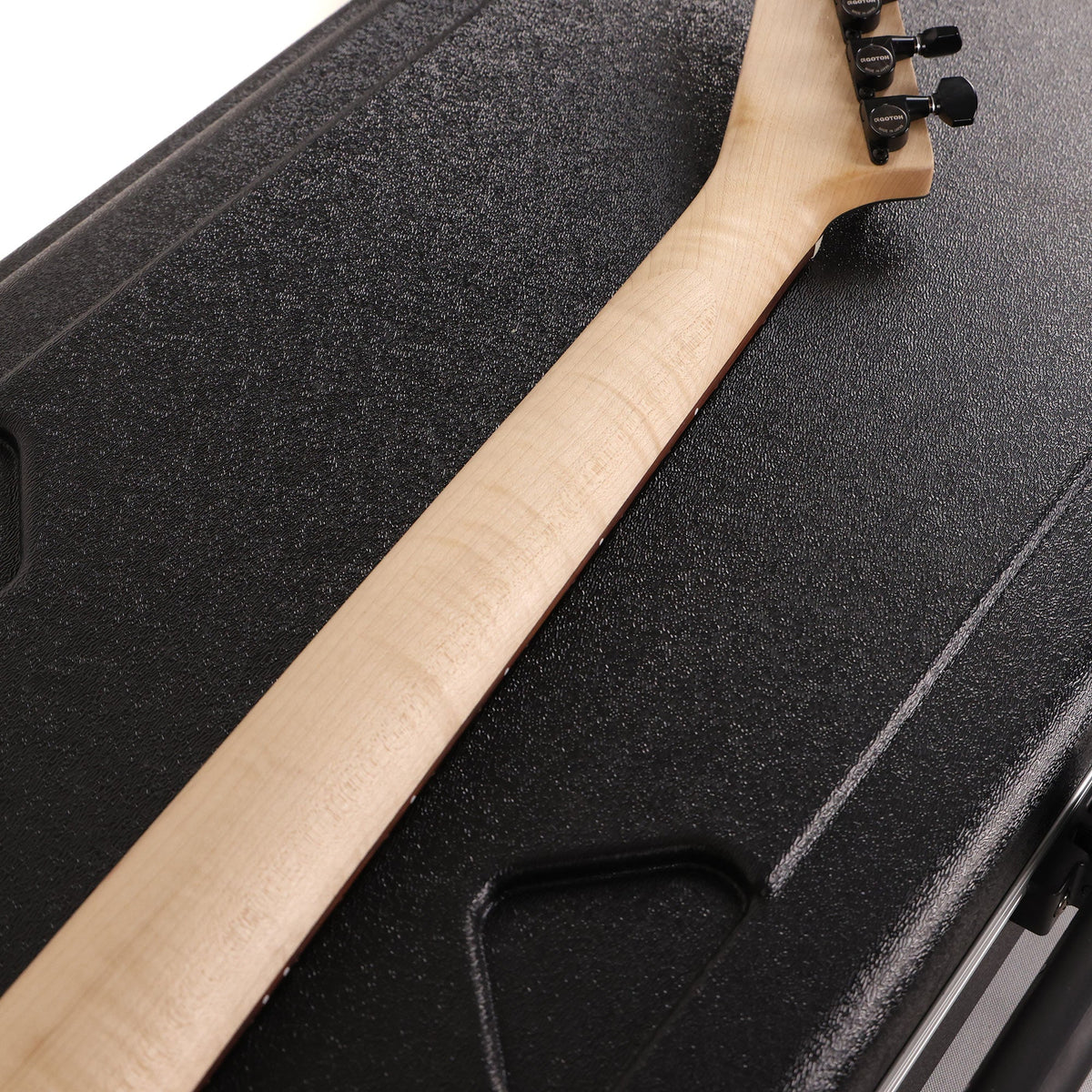 Charvel Custom Shop Dinky Vanilla Shake 2024 — 11