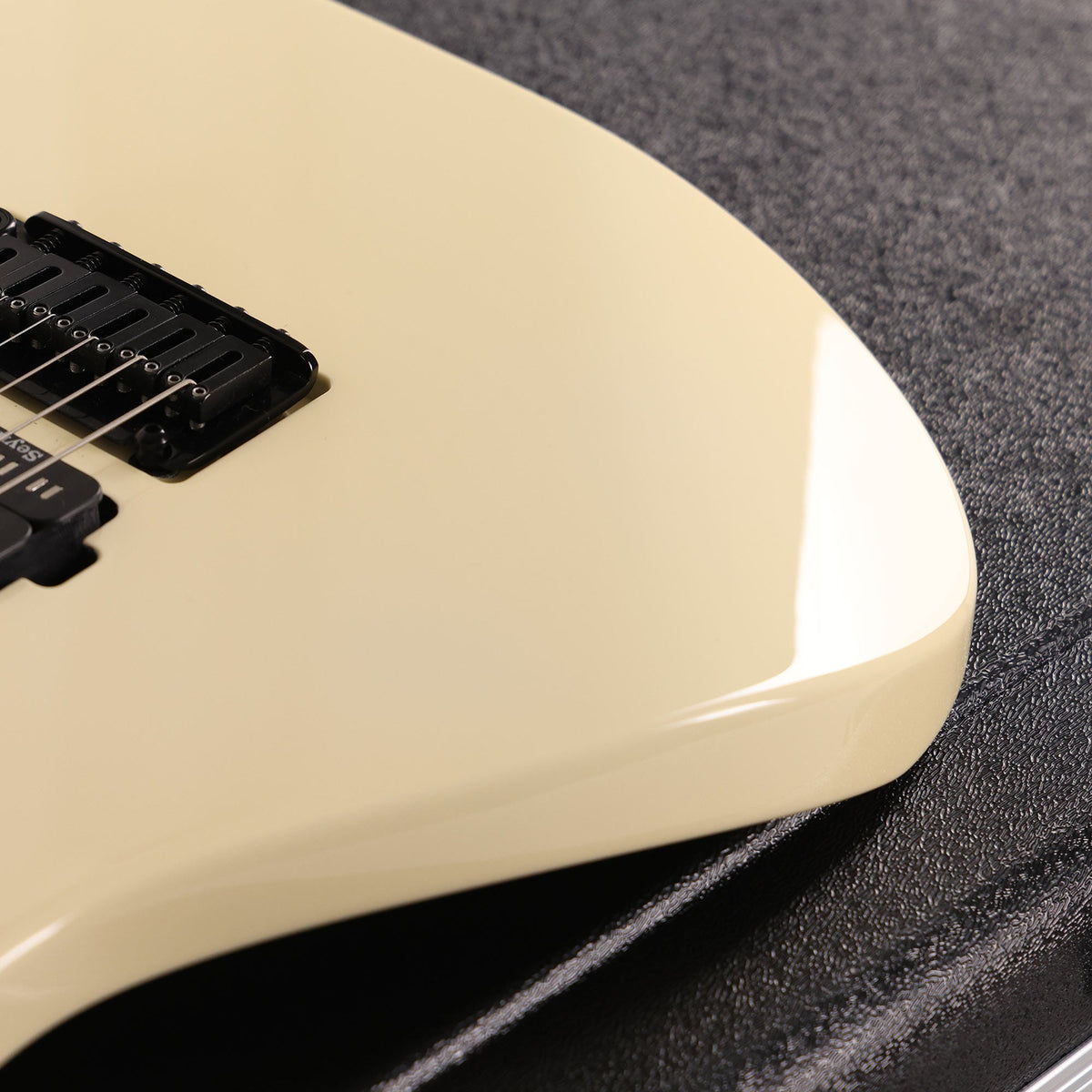 Charvel Custom Shop Dinky Vanilla Shake 2024 — 8