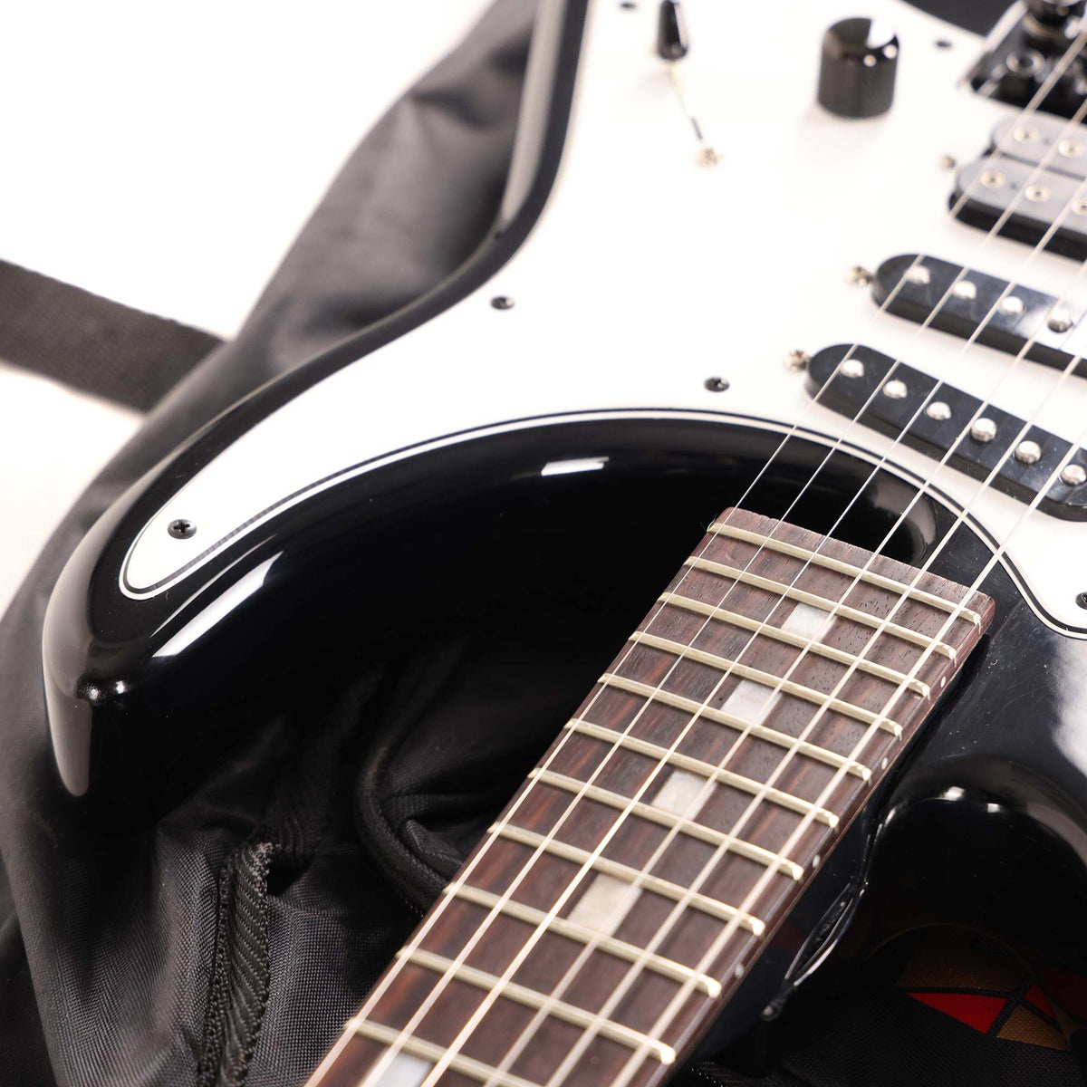 Dana LA Scoop Guitar Black 2016 — 10
