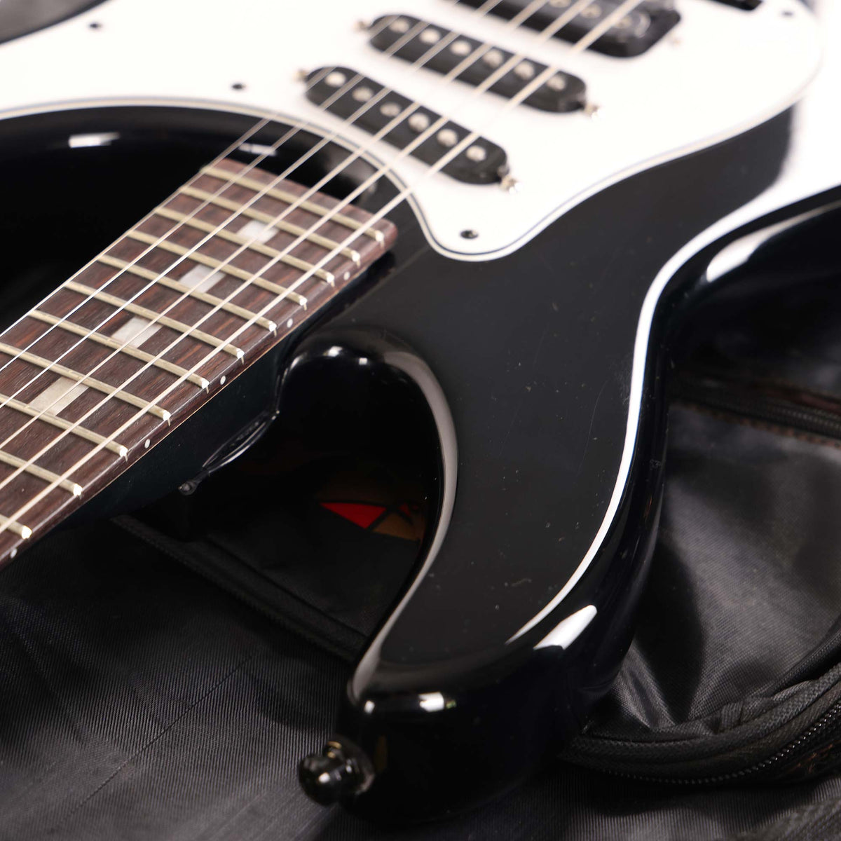 Dana LA Scoop Guitar Black 2016 — 7
