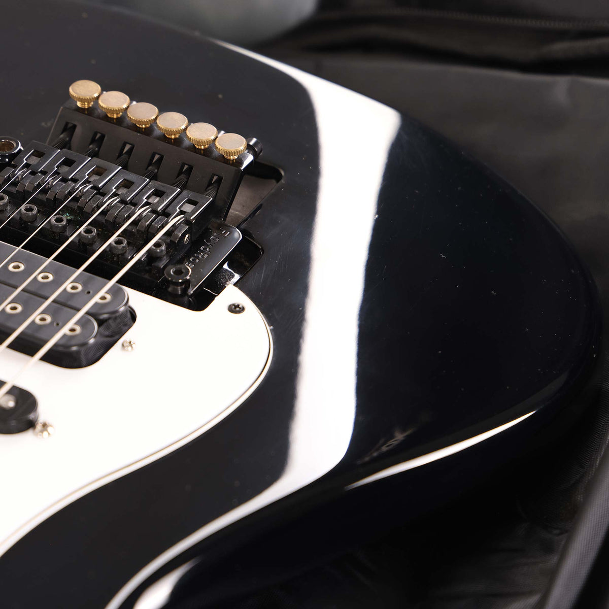 Dana LA Scoop Guitar Black 2016 — 8