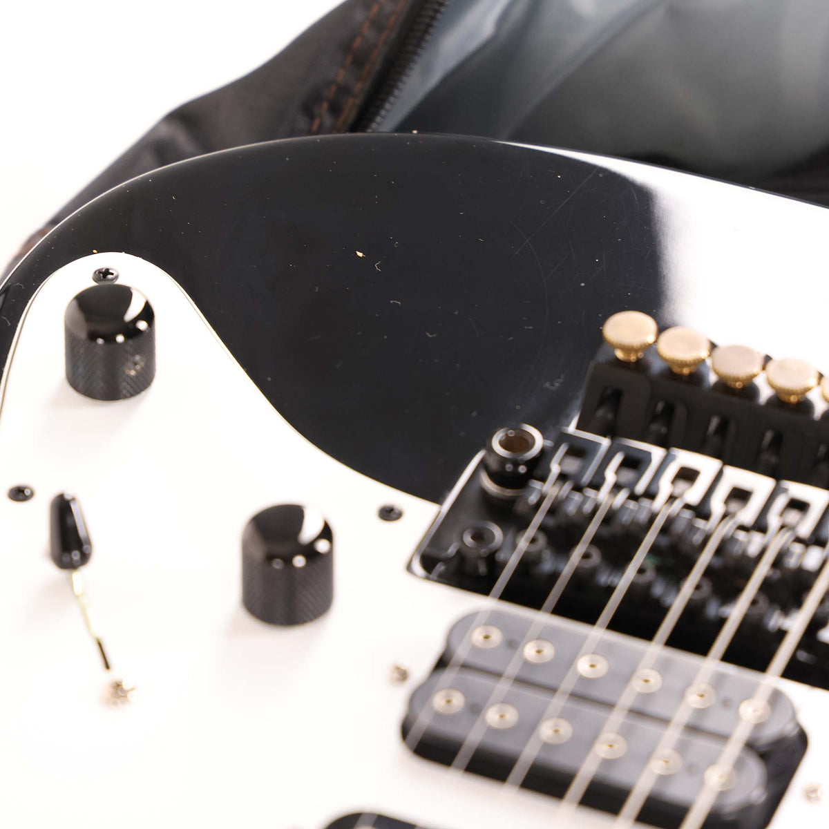 Dana LA Scoop Guitar Black 2016 — 9