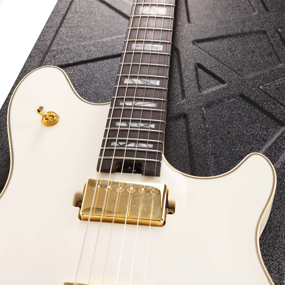 EVH Custom Shop Wolfgang Snow White Pearl 2025 — 11