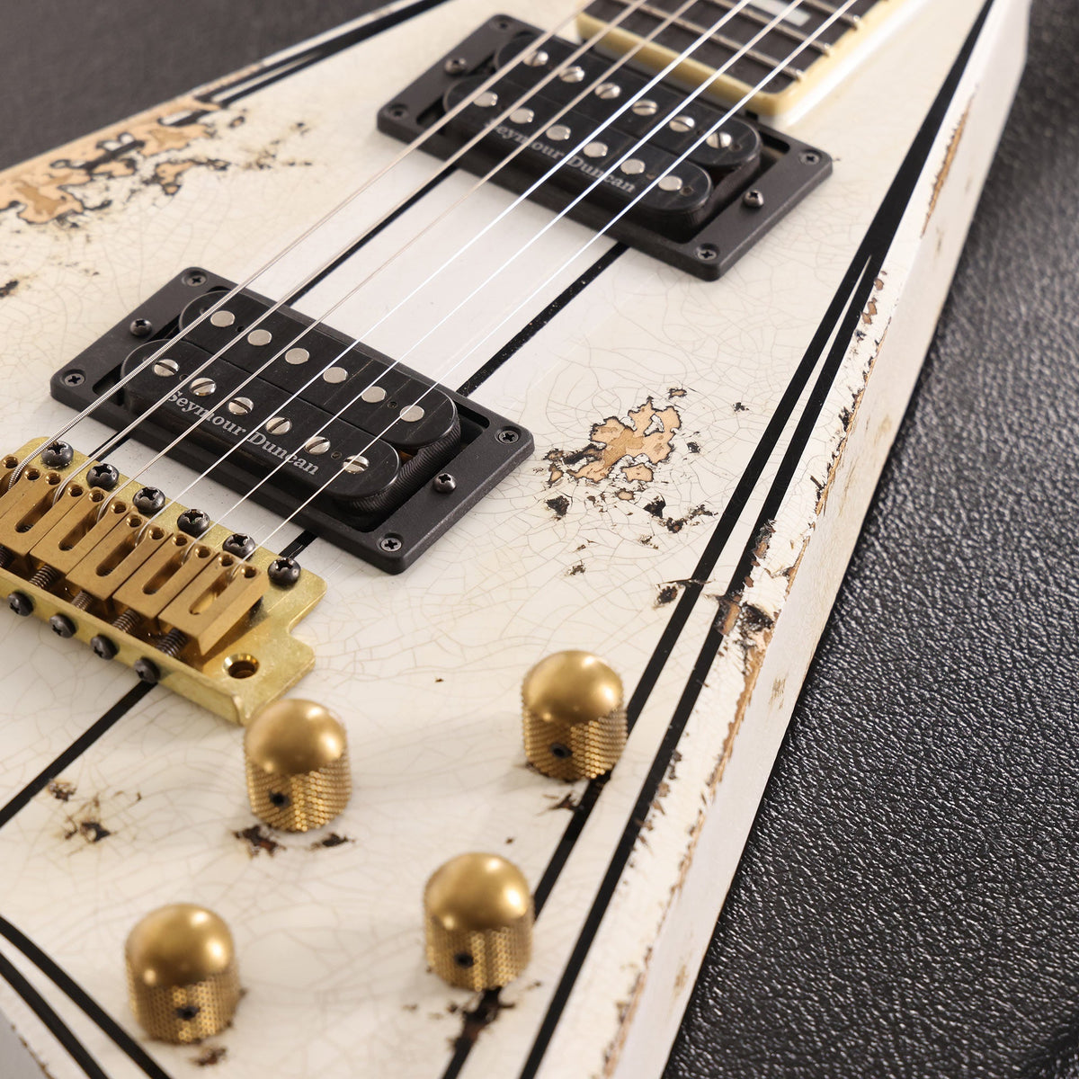 Jackson Custom Shop RR 1.5 Rhoads Tour Relic White with Black Pinstripes 2025 — 11