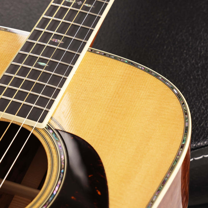 Martin Custom Shop Dreadnought Highly Flamed Koa 42 Style 2024