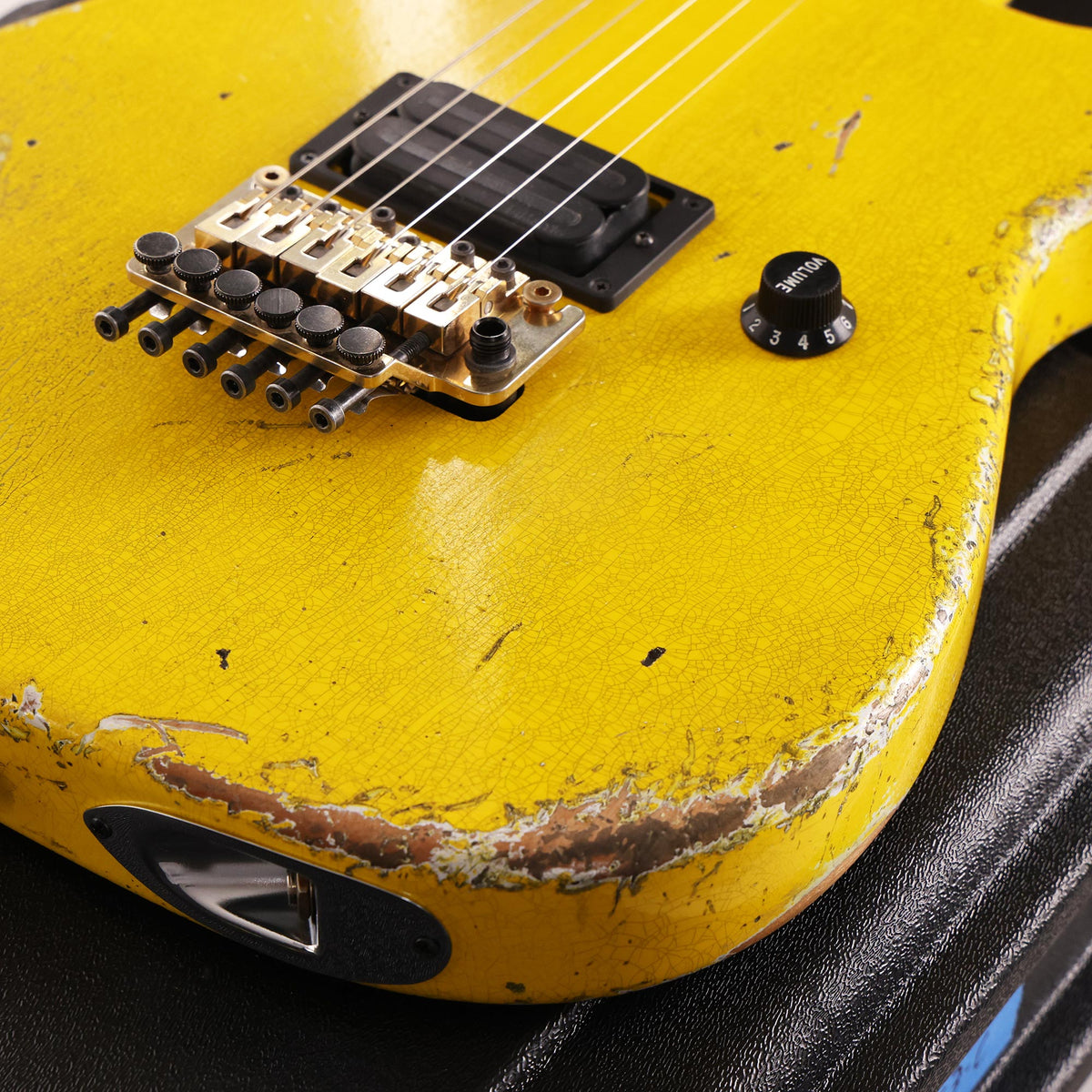 Charvel Custom Shop San Dimas Nitro Aged Graffiti Yellow 2025 — 13