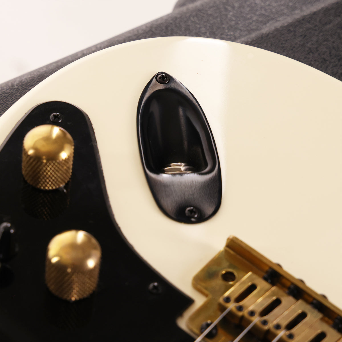 Charvel Custom Shop So-Cal HSS Olympic White 2024 — 10