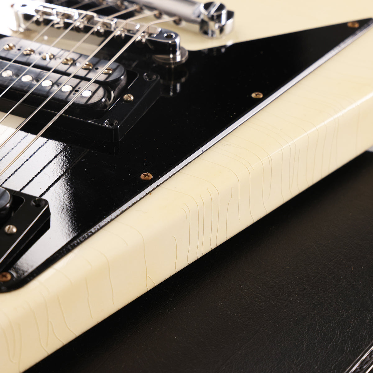 Gibson Custom Shop Michael Schenker 1971 Flying V Collector’s Edition Black and White 2026 — 9