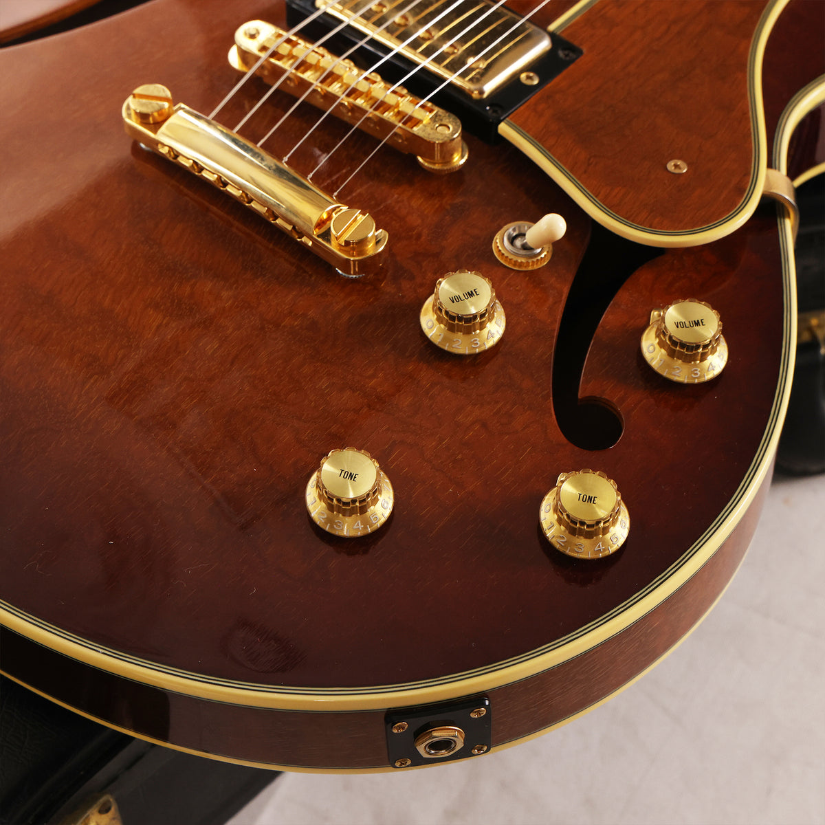 1990's Yamaha SAS-1500 Violin Sunburst — 11