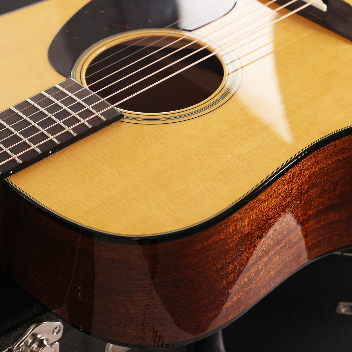 Martin D-18 Dreadnought Acoustic Natural 2024 — 8