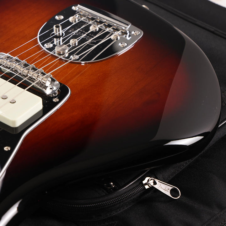 Fender American Professional Classic Jazzmaster 3-Color Sunburst 2025