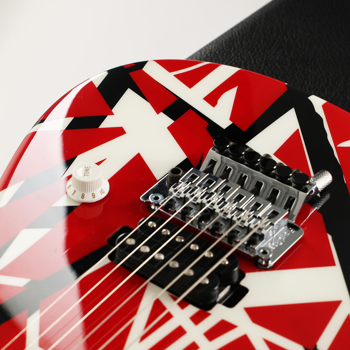 Charvel EVH Art Series Red Black and White Stripes 2005 — 11