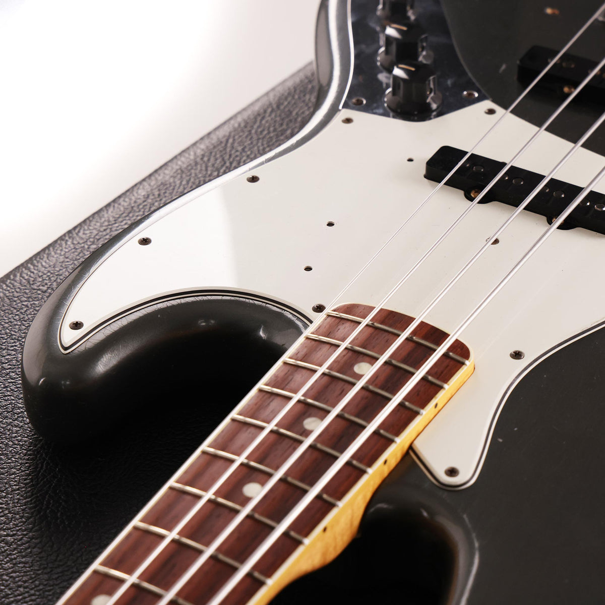Fender Custom Shop 1966 Jazz Bass Relic Charcoal Frost Metallic Masterbuilt Dale Wilson 2011 — 12