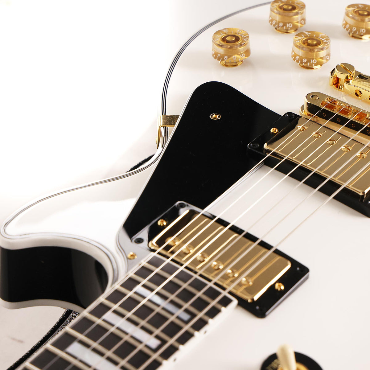 Gibson Custom Shop Les Paul Custom Made 2 Measure 2-Tone Tuxedo Alpine White and Ebony 2026 — 11