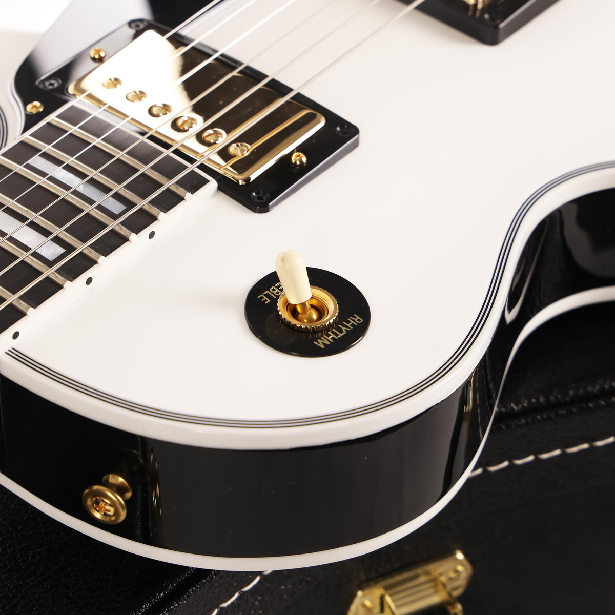 Gibson Custom Shop Les Paul Custom Made 2 Measure 2-Tone Tuxedo Alpine White and Ebony 2026 — 8