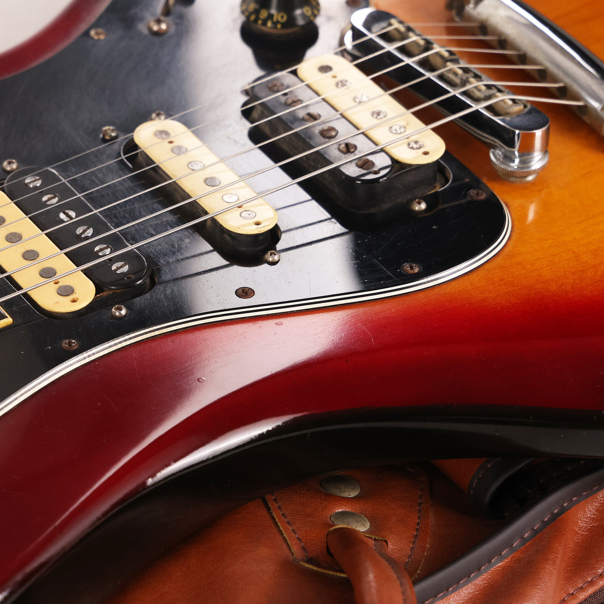 1981 Gibson Victory MVX Cherry Sunburst — 9