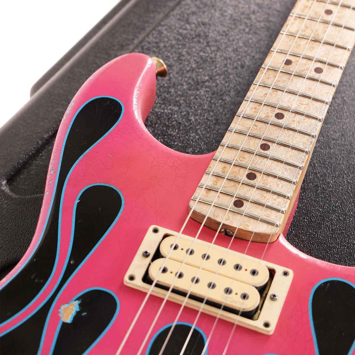 Charvel Custom Shop Graphic Nitro Relic San Dimas Masterbuilt Black and Magenta Flames — 7