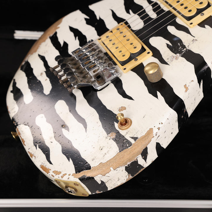 Charvel Custom Shop Graphic Nitro Relic San Dimas Masterbuilt White Bengal