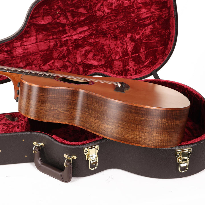 Taylor Custom Shop Grand Auditorium Florentine Western Red Cedar and Laurelwood 2019