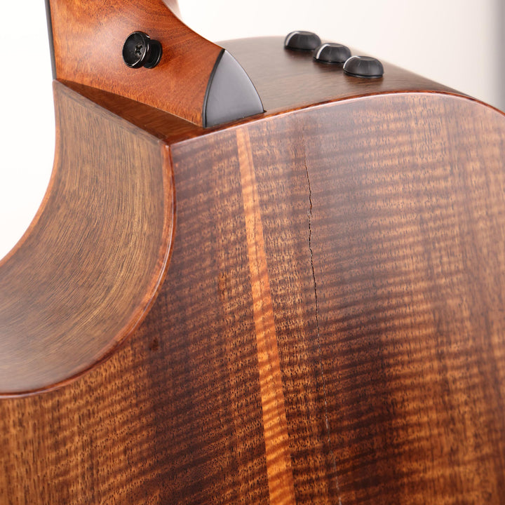 Taylor Custom Shop Grand Auditorium Florentine Western Red Cedar and Laurelwood 2019