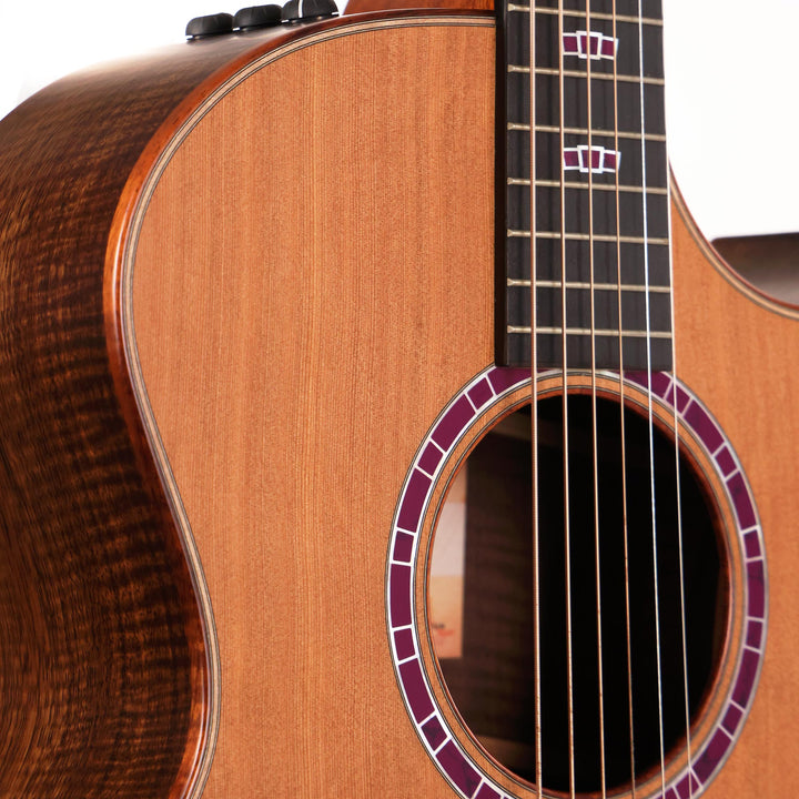 Taylor Custom Shop Grand Auditorium Florentine Western Red Cedar and Laurelwood 2019