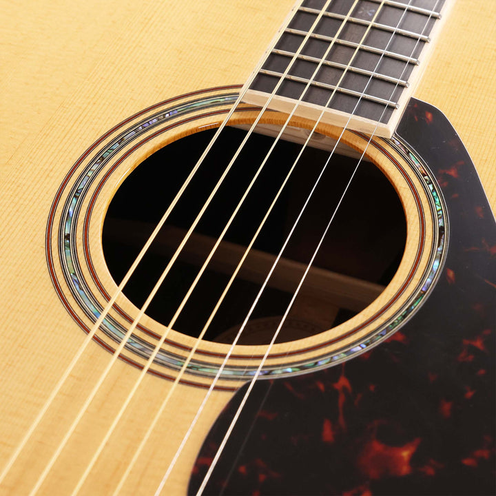 Yamaha LL56R A.R.E. Engelmann Top Original Jumbo Acoustic Guitar