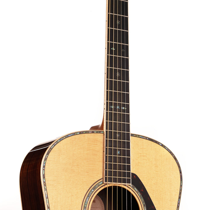 Yamaha LL56R A.R.E. Engelmann Top Original Jumbo Acoustic Guitar