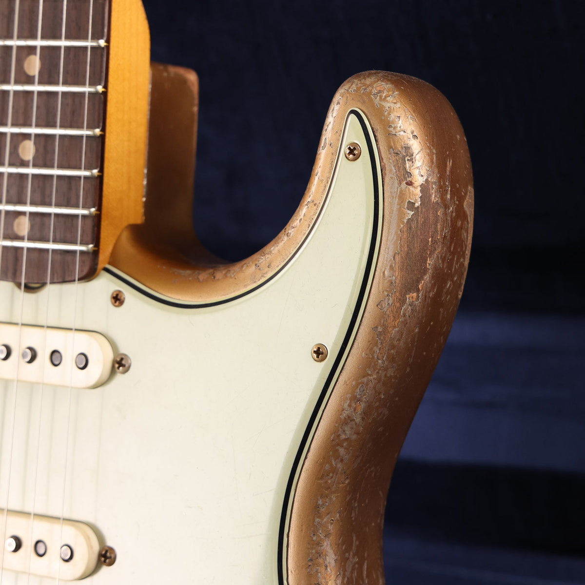 Fender Custom Shop 1963 Stratocaster Ultimate Relic Faded Shoreline Gold over Silver Masterbuilt Andy Hicks — 9