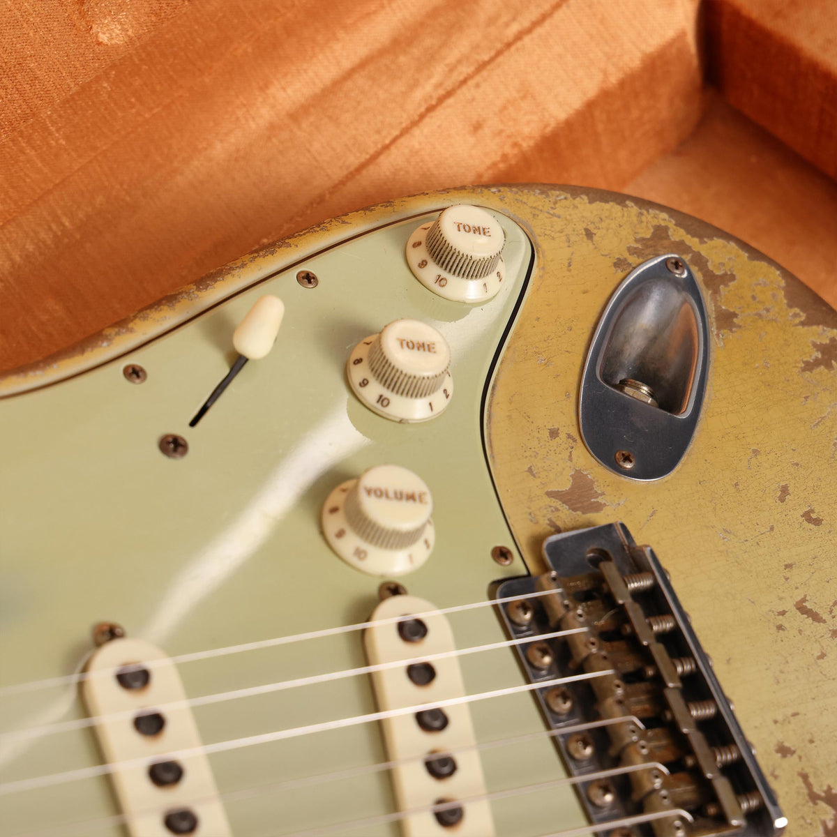Fender Custom Shop 1960 Stratocaster Ultimate Relic Masterbuilt Dale Wilson Sonic Blue — 6