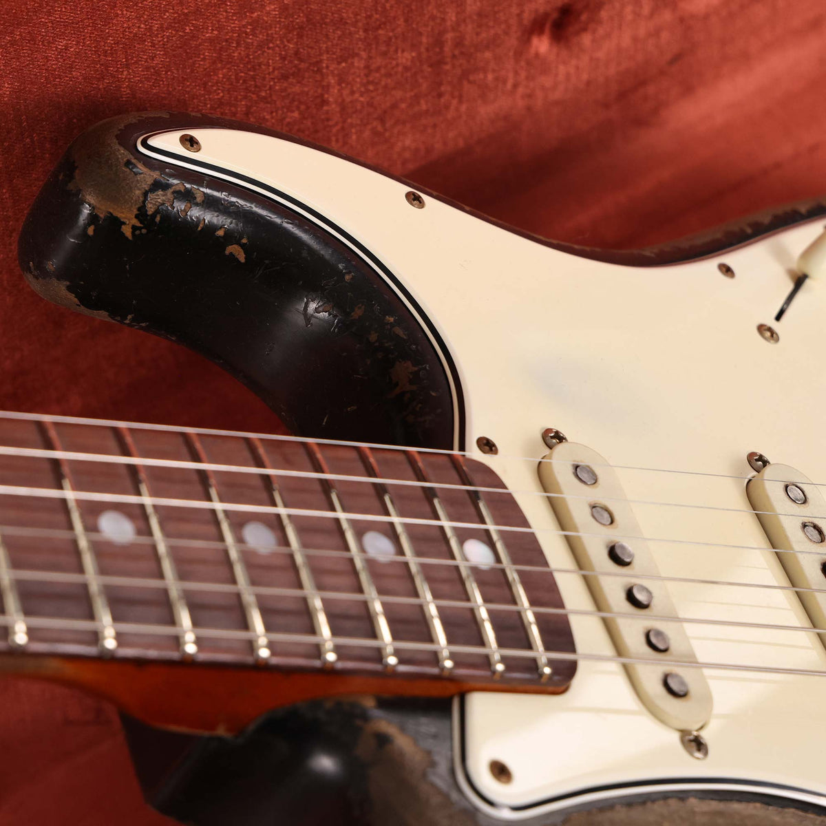 Fender Custom Shop 1965 Stratocaster Ultimate Relic Masterbuilt Dale Wilson Black — 7
