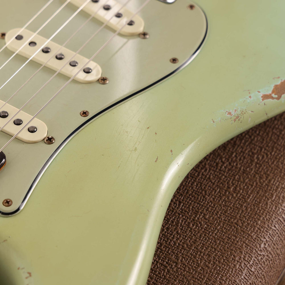 Fender Custom Shop 1961 Stratocaster Ultimate Relic Masterbuilt Dale Wilson Surf Green Matching Headstock — 8