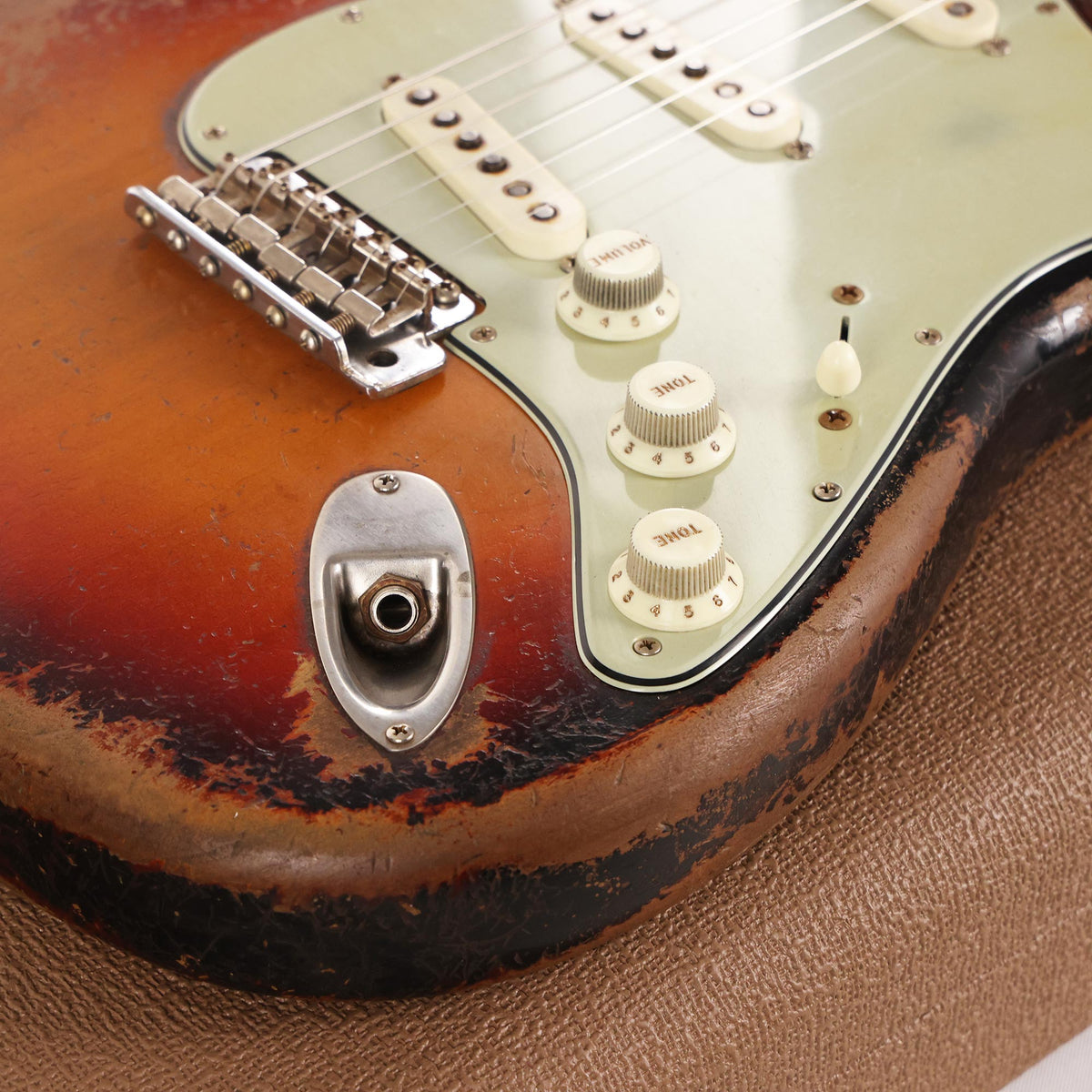 Fender Custom Shop 1960 Stratocaster Ultimate Relic Sunburst Masterbuilt Dale Wilson — 12