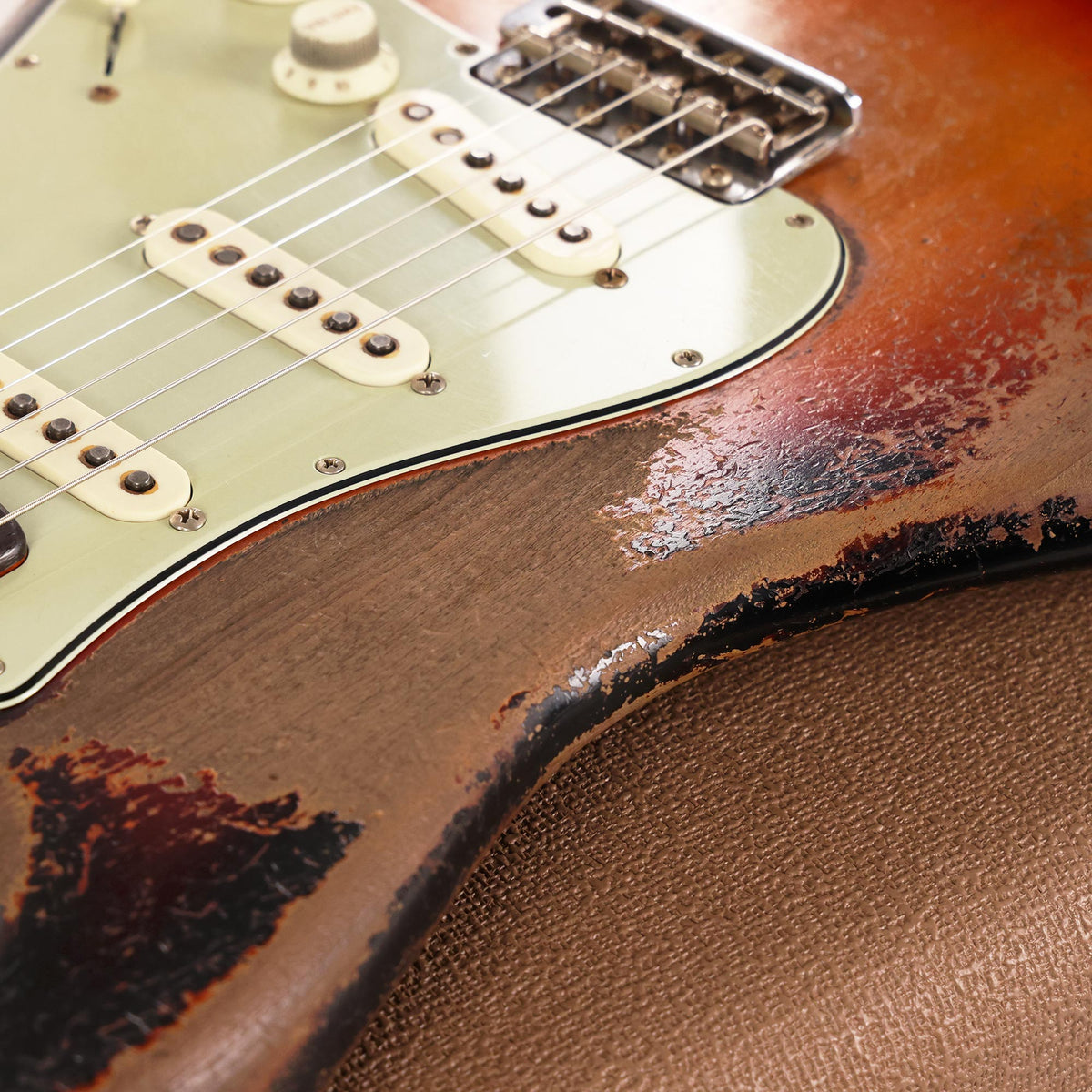 Fender Custom Shop 1960 Stratocaster Ultimate Relic Sunburst Masterbuilt Dale Wilson — 9